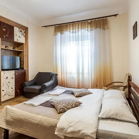 Street Staroevreyska Apartment Lviv