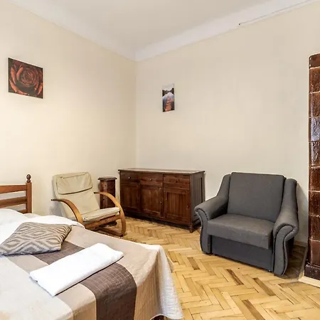 Apartment Street Staroevreyska *