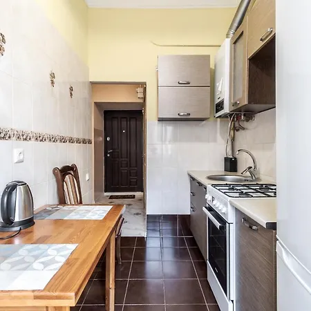 Apartment Street Staroevreyska *